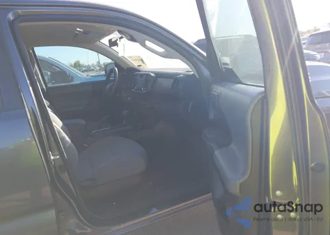 2021 Toyota Tacoma Sr z USA, uszkodzony, nr VIN 5TFAX5GN7MX190570